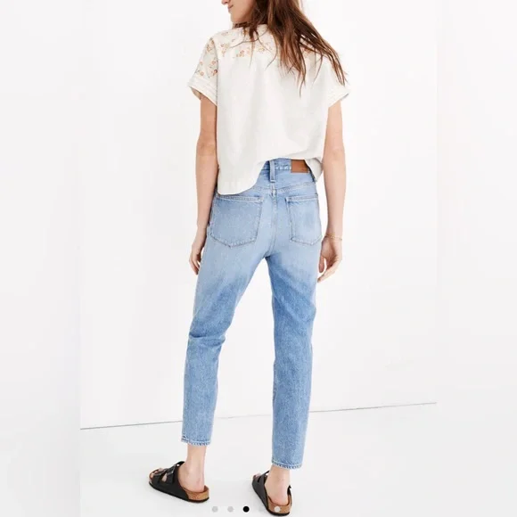 Madewell The Mom Jean in Melva Wash size 26 - Picture 4 of 16